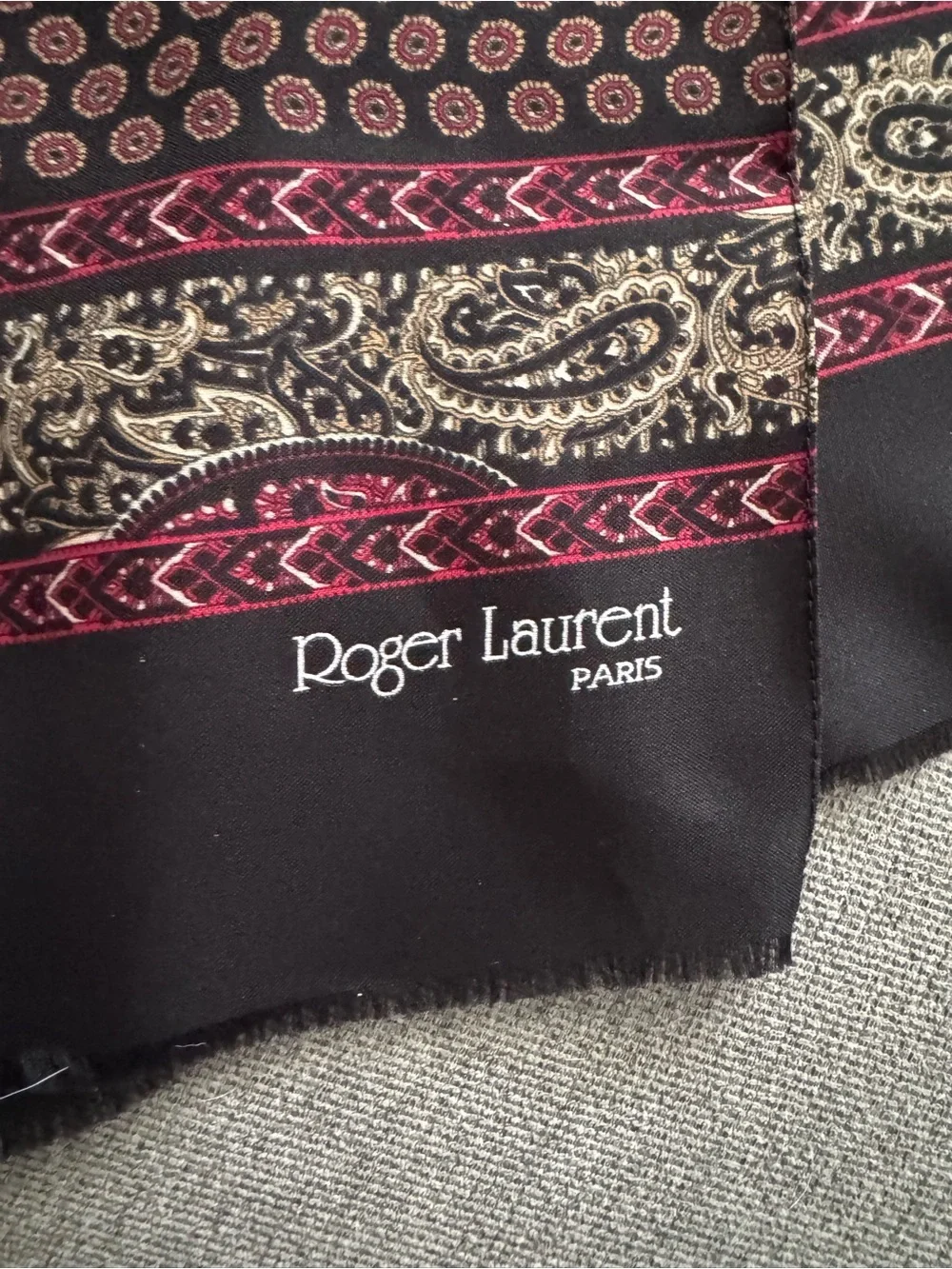Roger Laurent Paris Scarf in Black and Burgundy with Paisley Trim